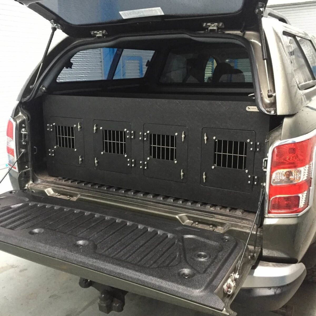 4 Compartment Terrier Box