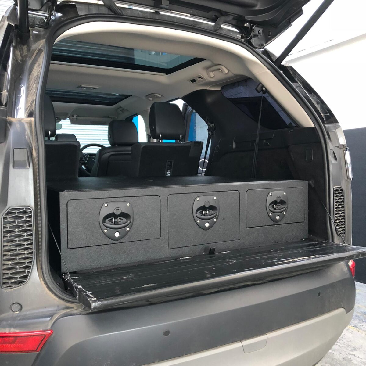 Discovery 5 Vehicle Storage Drawer Unit / Gun Locker Combination - Image 4
